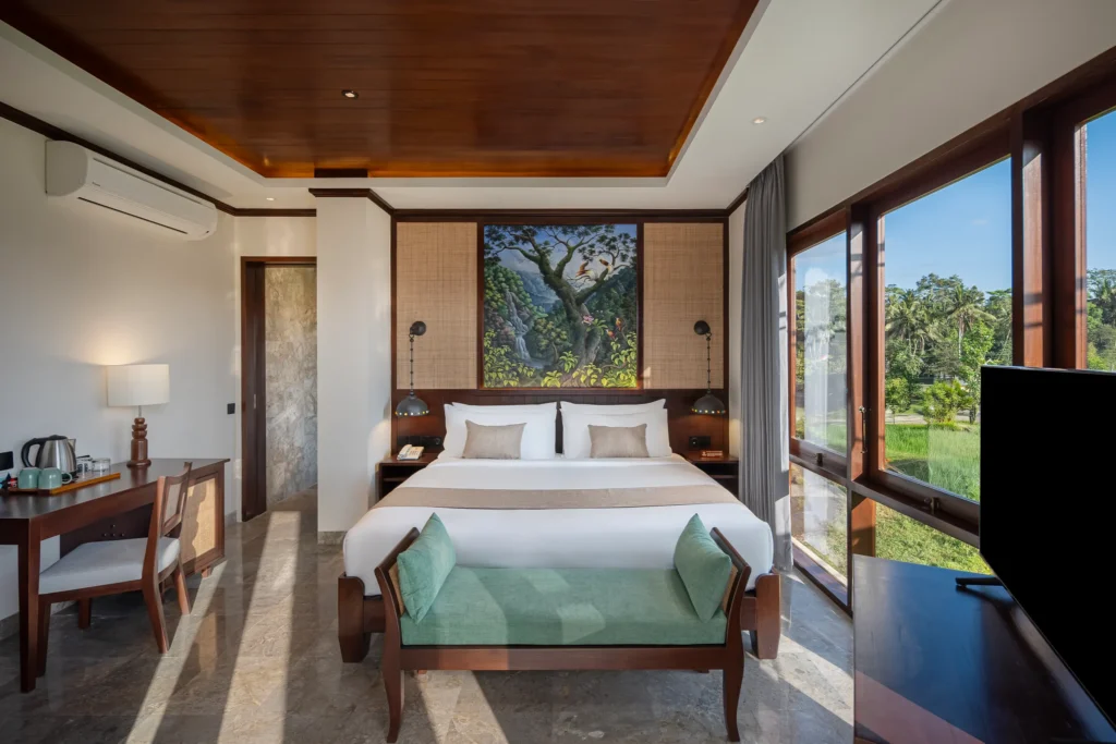 Grand Deluxe Room front