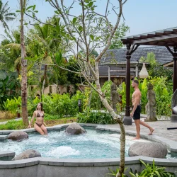 Jacuzzi Emana Abian Taksu