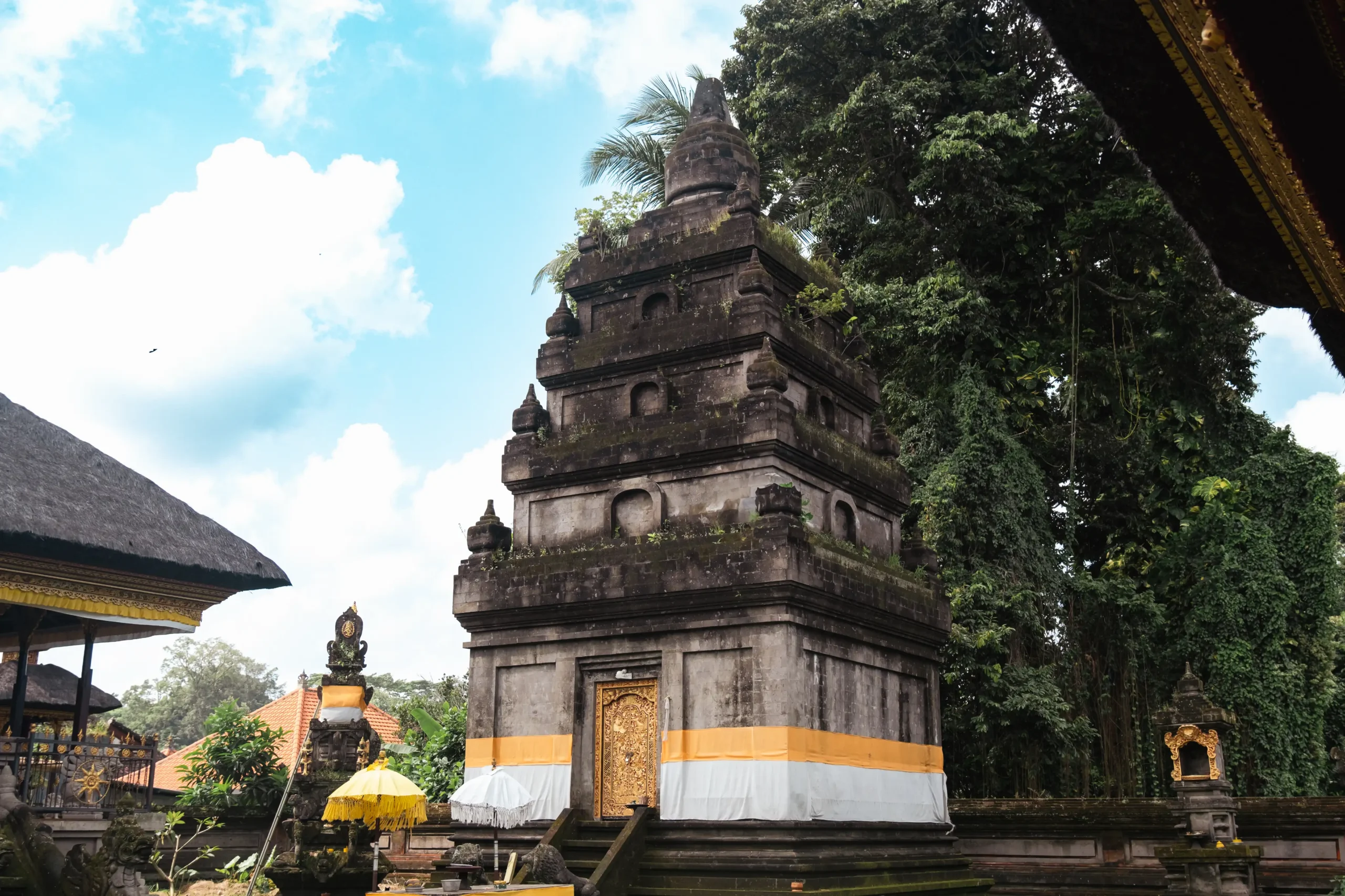Pura Penataran Sasih