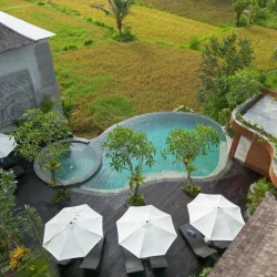 Emana Akatara Pool 1