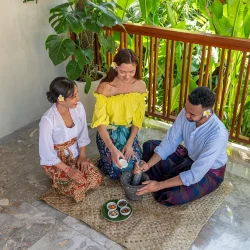 Making Balinese Herbal Scrub (Boreh)